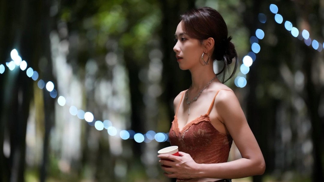 《盛夏离与合》官方版 完蛋我被美女包围了系列 互动影像-3.jpg